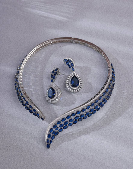 The Midnight Crest Choker Set