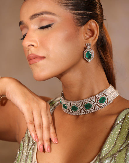 The Emerald Pearl Choker