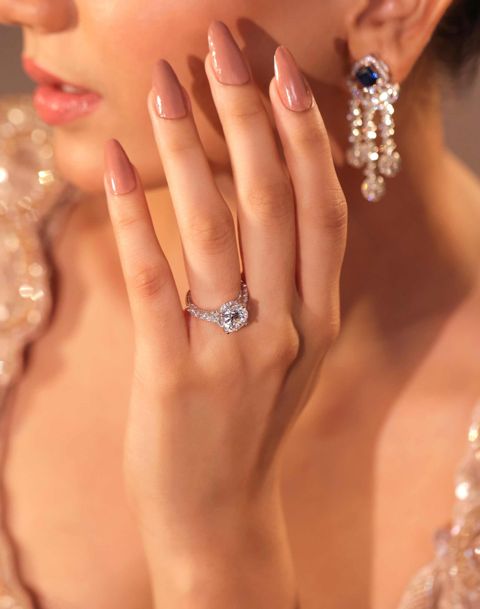 The Solitaire Halo
